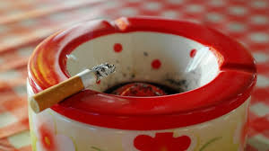 How effective are nicotine salts and disposable vapes in helping individuals quit smoking?